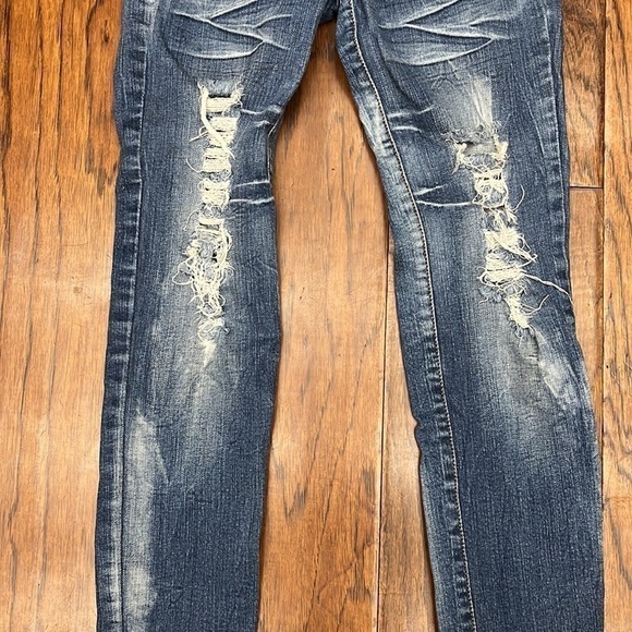 KanCan distressed skinny jeans - Picture 2 of 7